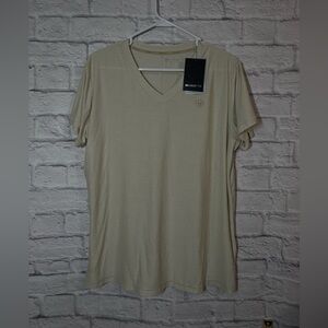 Ariat Women’s V-Neck Short Sleeve Tee in Cream, NWT, XL